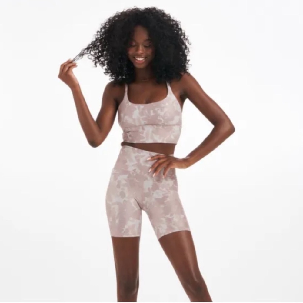 Vuori Clean Elevation Shorty Shorts DOGWOOD WASHED FLOWER Shorts Size‎ Small
